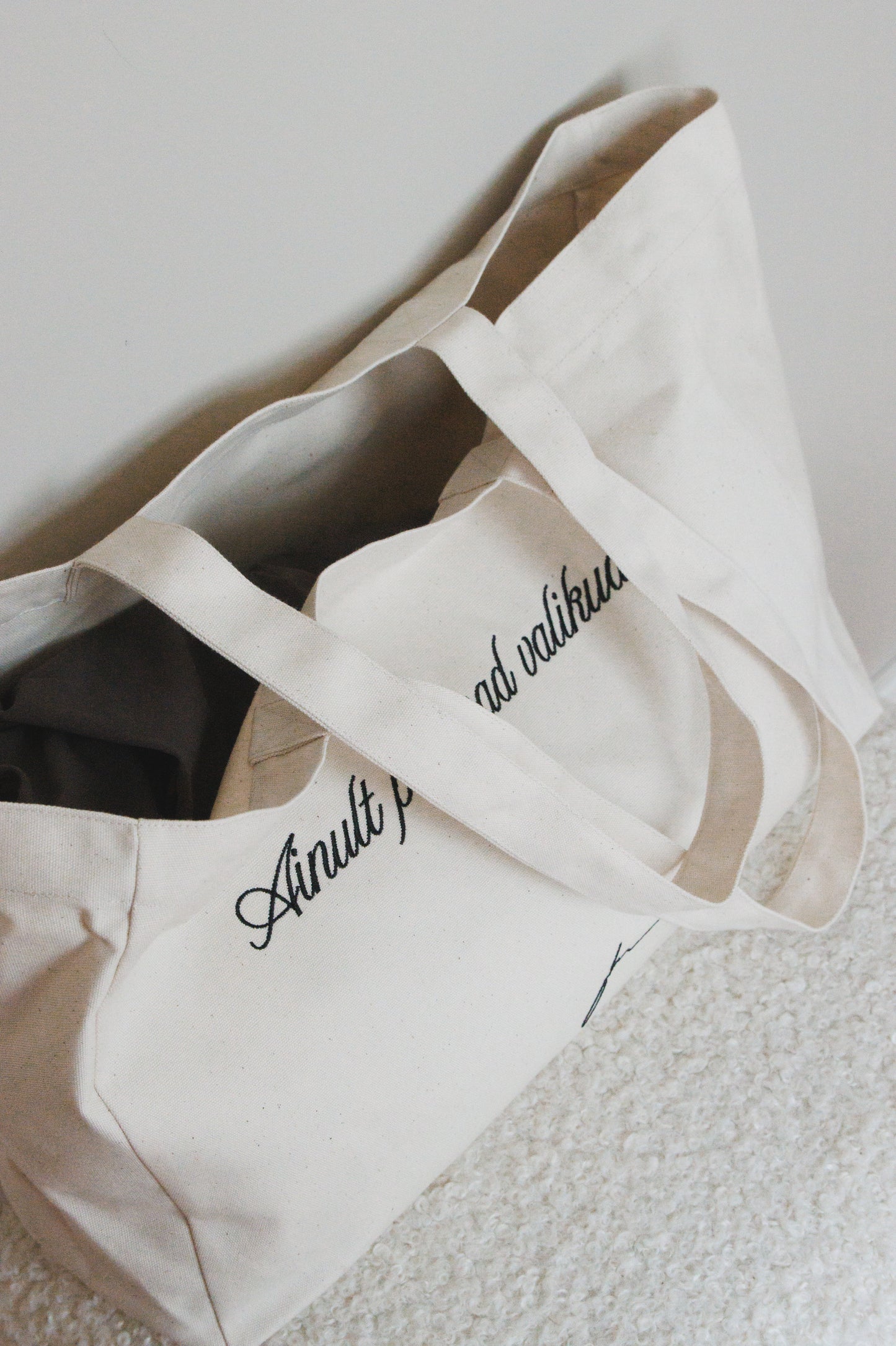 KANVASKOTT SKRIPTFONDIGA "AINULT PARIMAD VALIKUD"