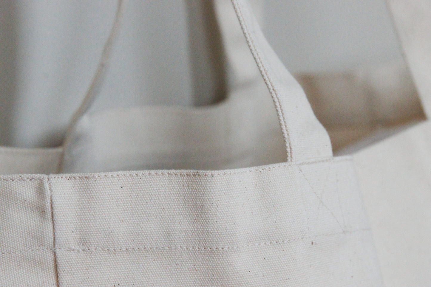 KANVASKOTT MODERNSE FONDIGA "VOOLAVALT USALDUSES"