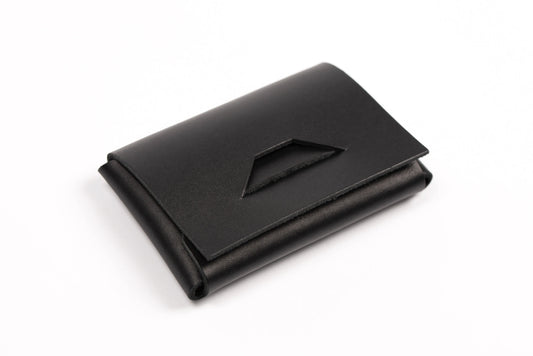 LOOLE MUST KAARDITASKU "OLE VABA"