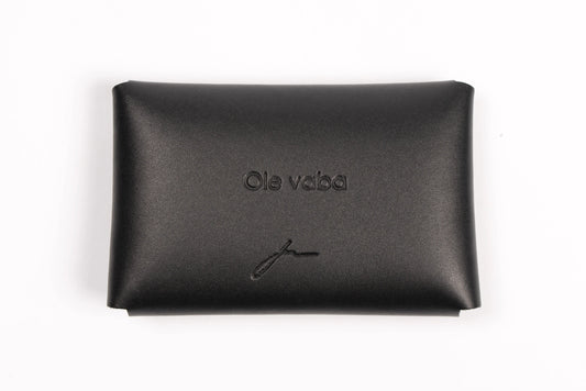 LOOLE MUST KAARDITASKU "OLE VABA"